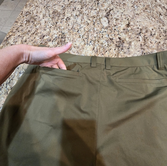 Rhone Commuter Shorts Olive Green Men's 38X8.5 Golf Outdoor Casual - Picture 4 of 9